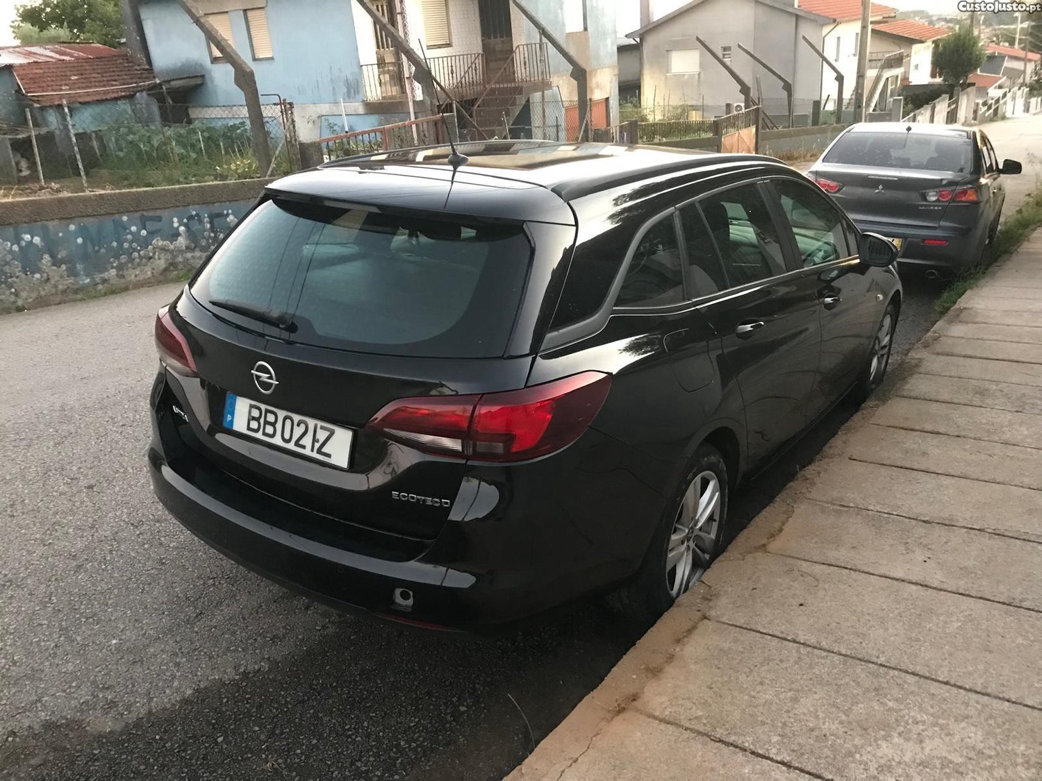Opel Astra Sports tourer — fotografia 11