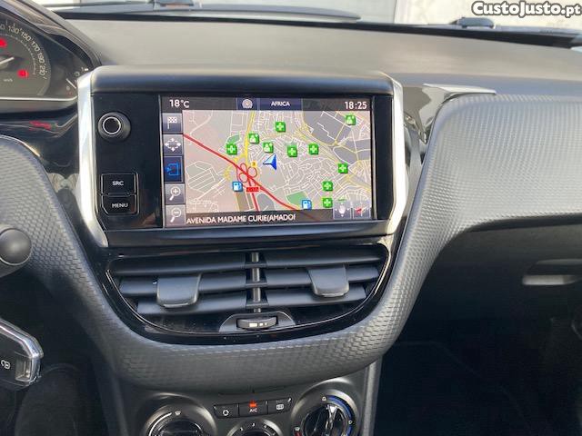 Peugeot 2008 1.2 PureTech Style — fotografia 8