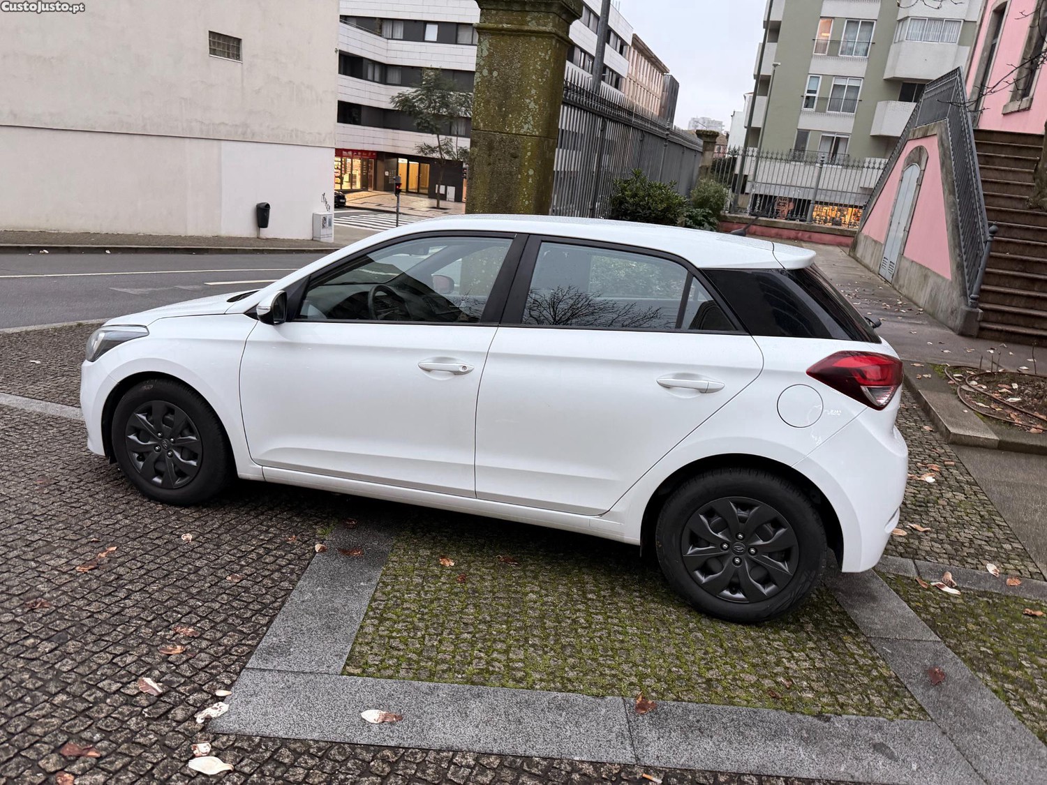 Hyundai i20 1.1 CDRi LED — fotografia 22