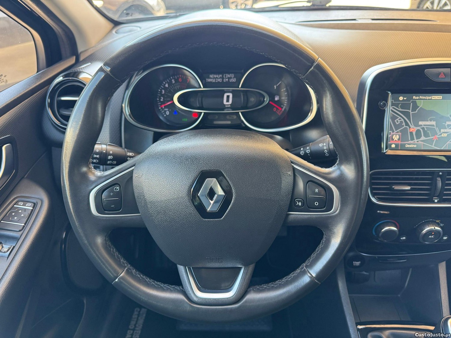 Renault Clio 0.9 TCe Limited — fotografia 12