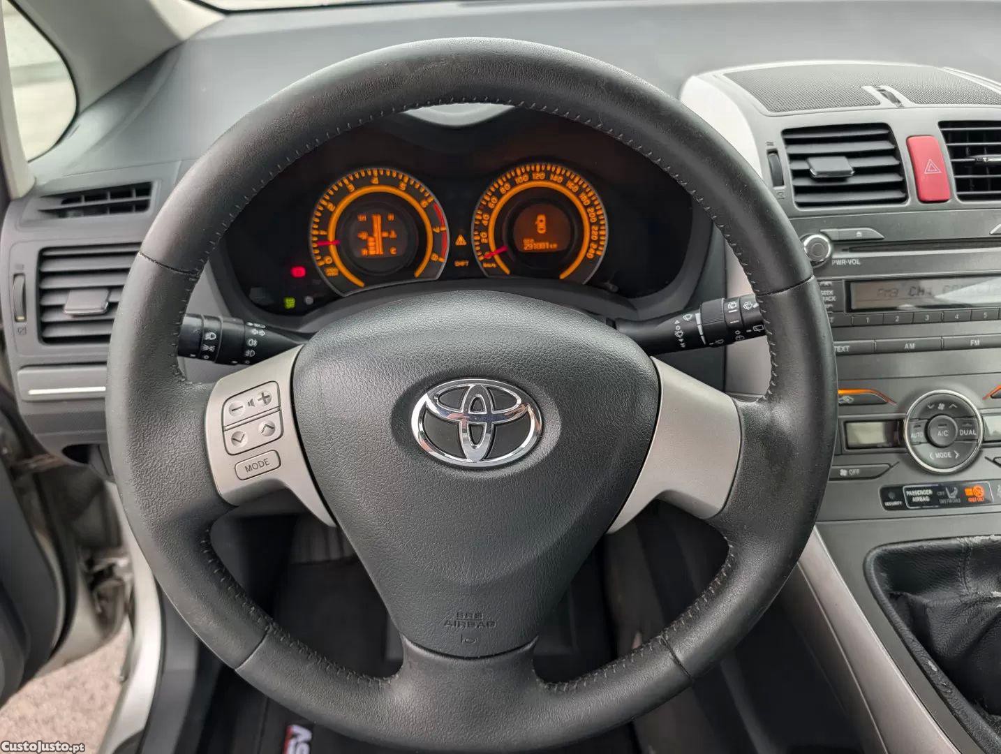 Toyota Auris 1.33 vvt-i comfort — fotografia 3