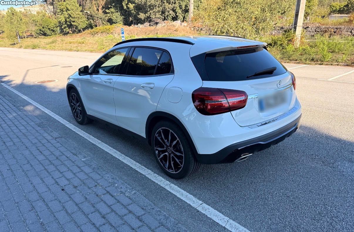 Mercedes-Benz GLA 200 SUV - 19 foto 3