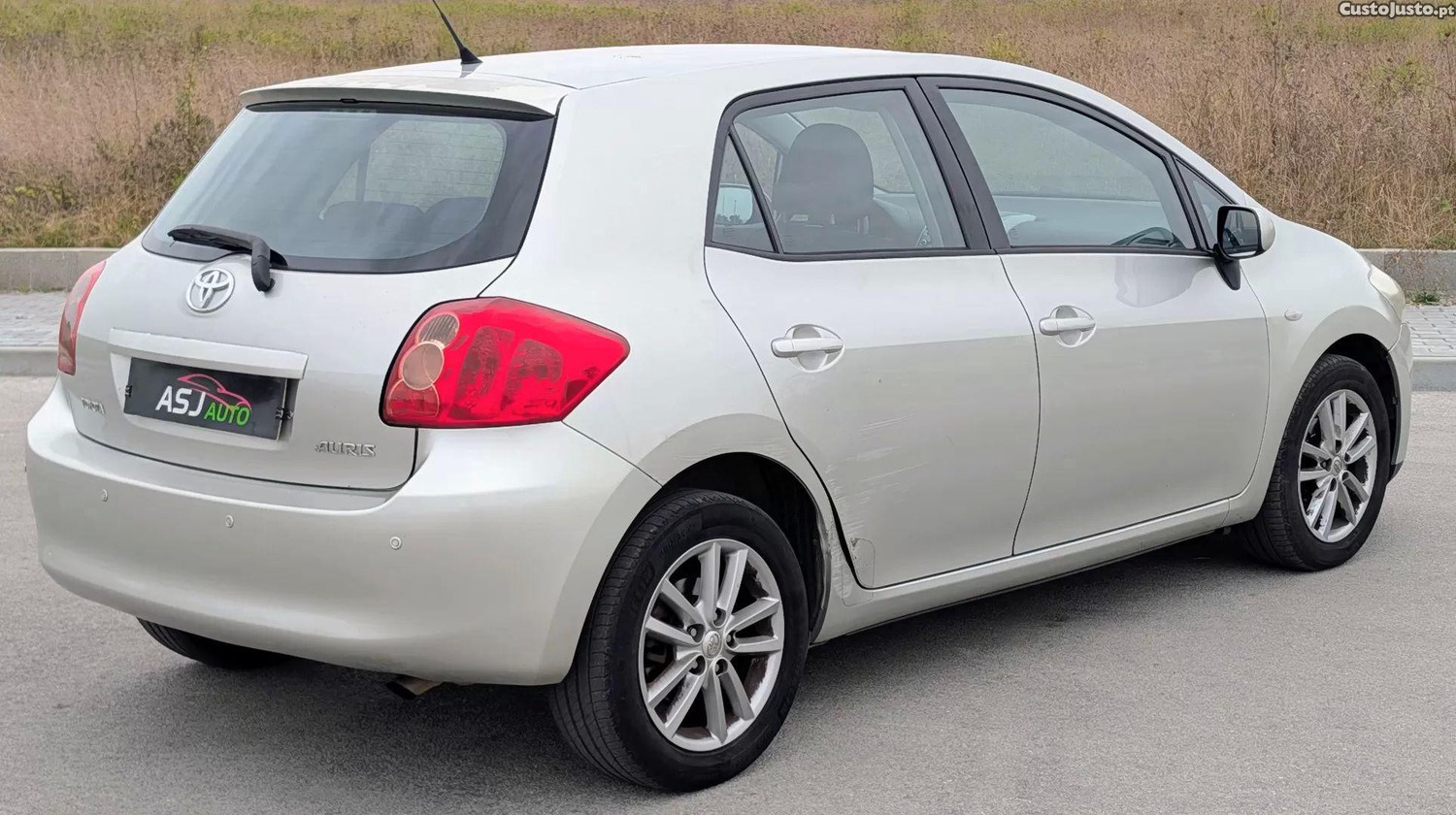 Toyota Auris 1.33 vvt-i comfort — fotografia 8