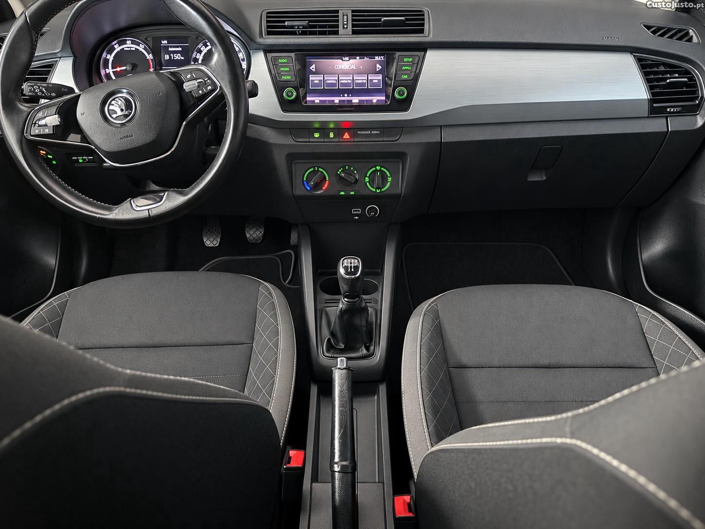 Skoda Fabia 1.0 TSI Ambition — fotografia 19