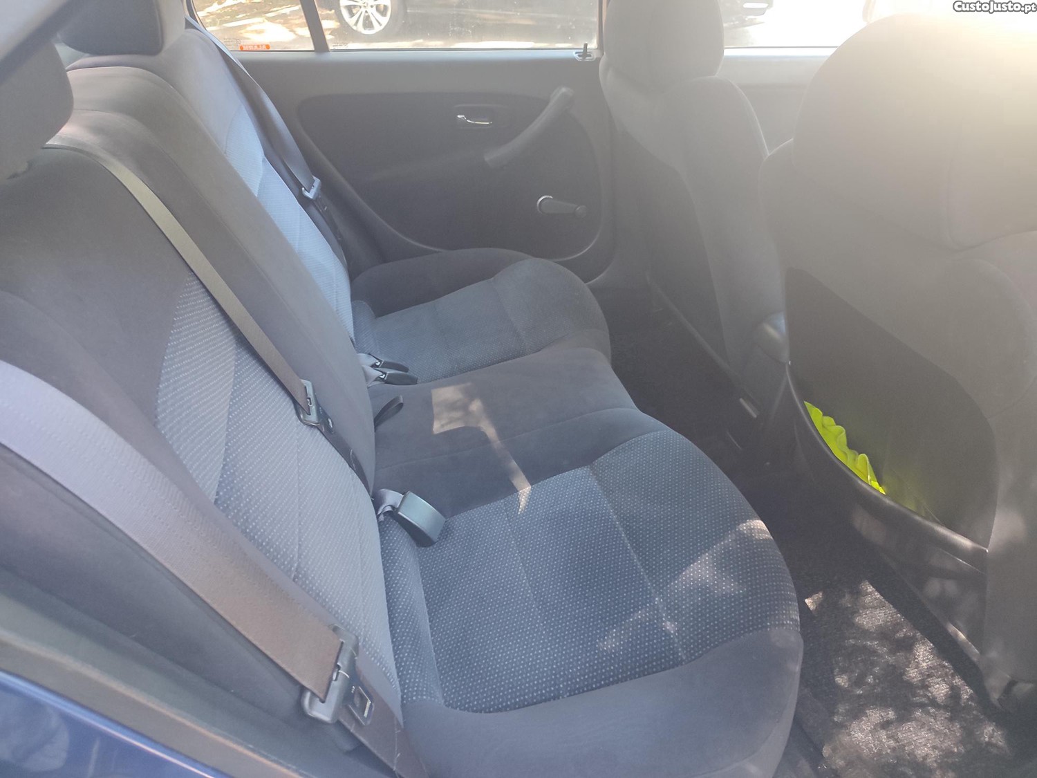 Honda Civic 1.4 Profile — fotografia 3