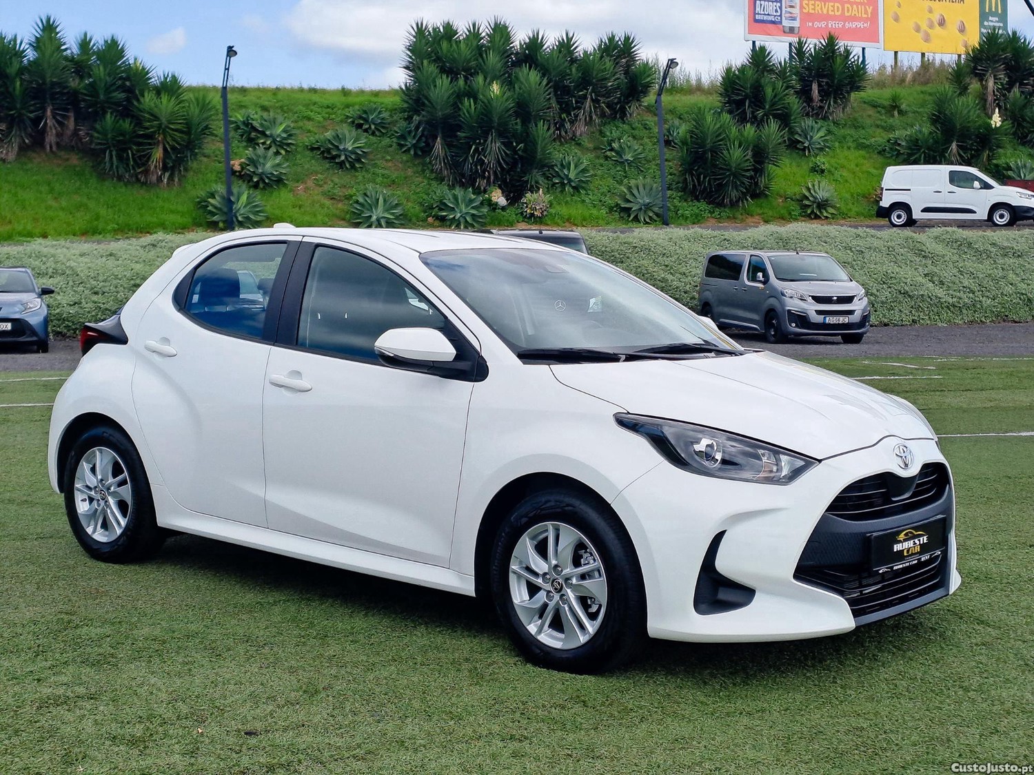 Toyota Yaris 1.0 VVT-i CONFORT PLUS 72CV GASOLINA 2024 - 24 — photo 3