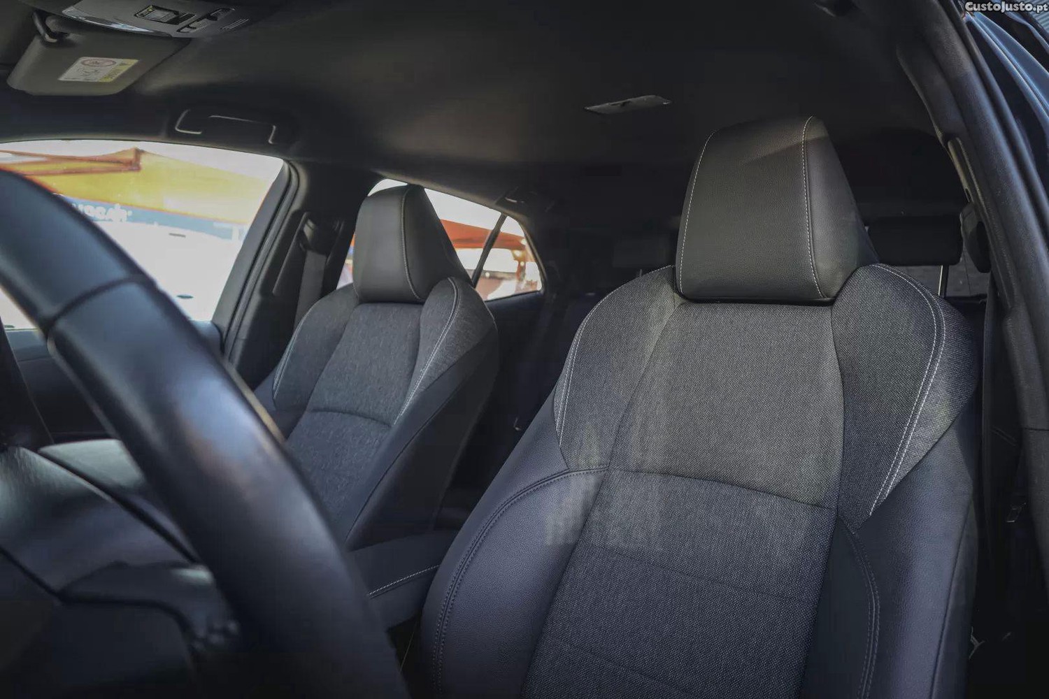 Toyota Corolla 1.8 hybrid exclusive — fotografia 8