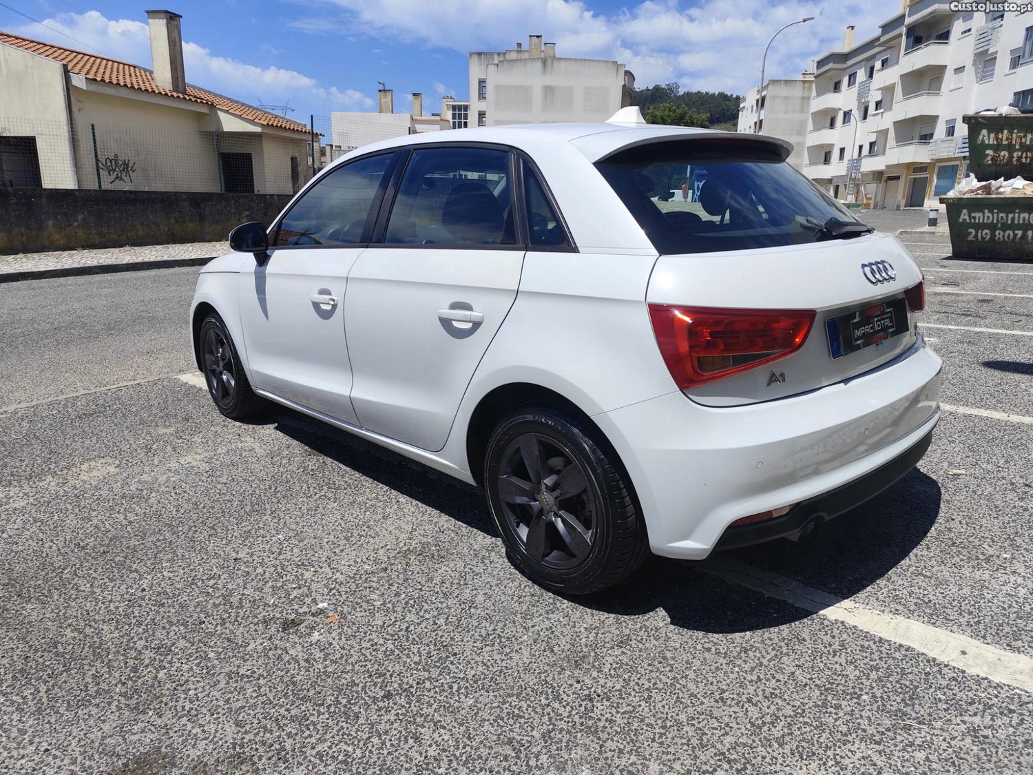 Audi A1 1.4 TDI Sportback Nacional — fotografia 9