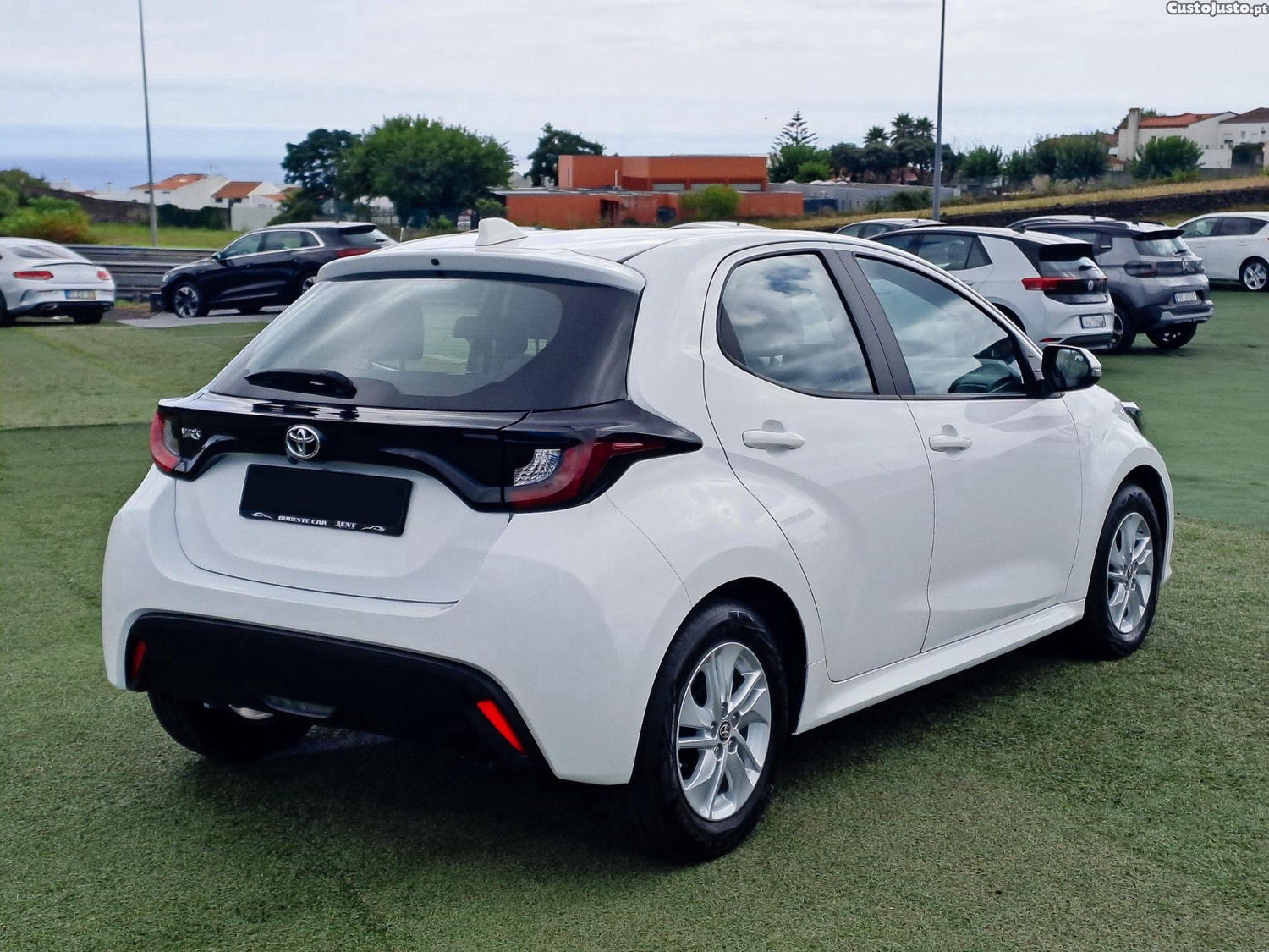 Toyota Yaris 1.0 VVT-i CONFORT PLUS 72CV GASOLINA 2024 - 24 — photo 5