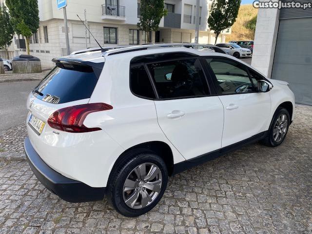 Peugeot 2008 1.2 PureTech Style — fotografia 4