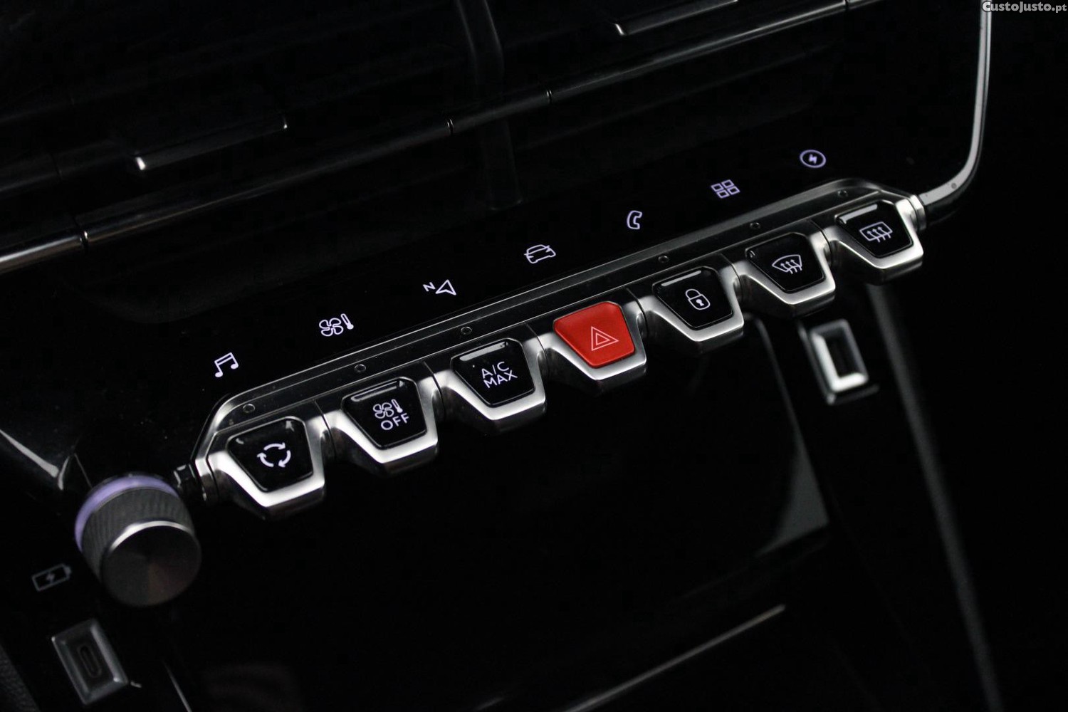 Peugeot e-2008 GT — fotografia 18