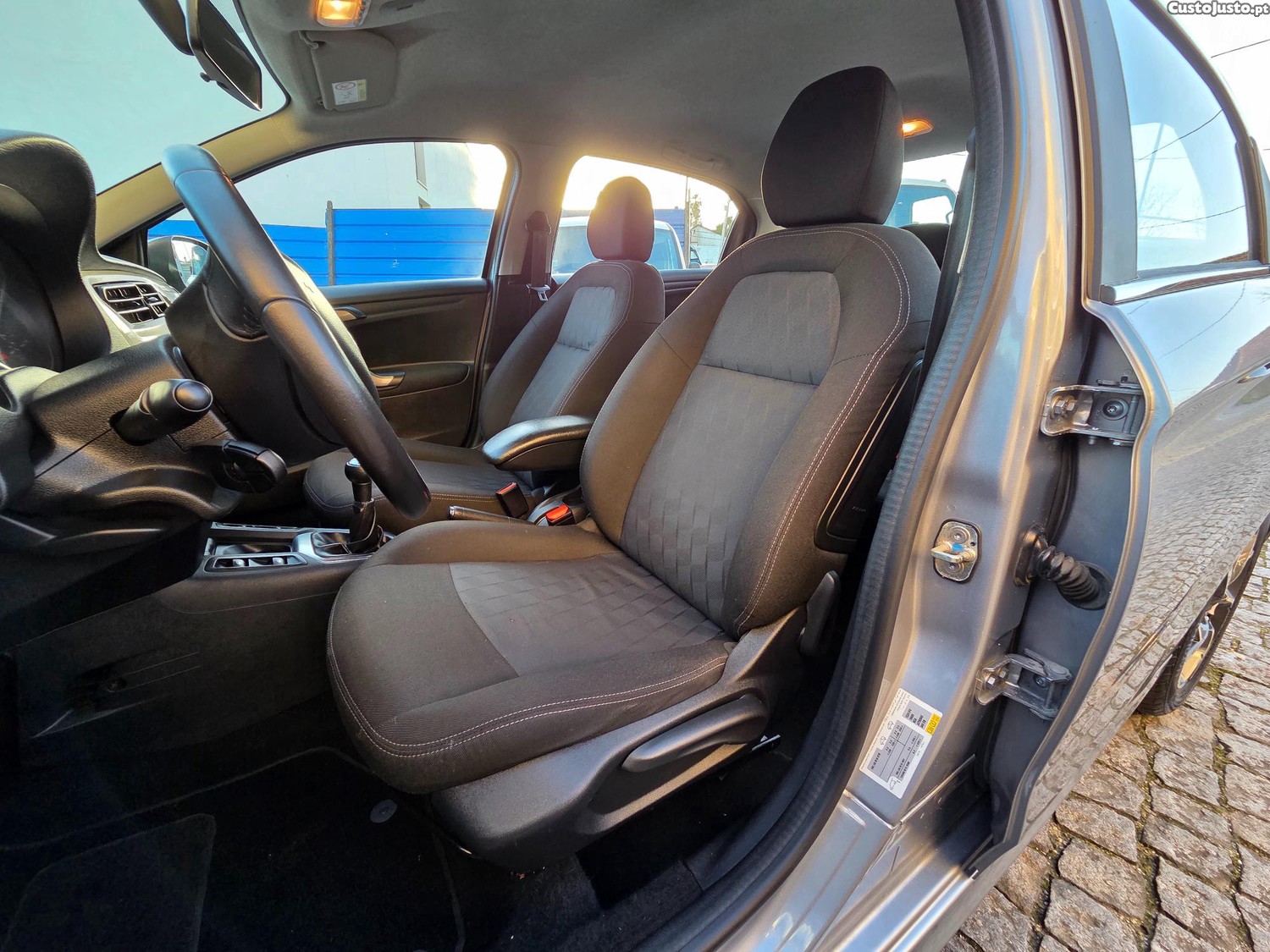 Citroën C-Elysée 1.2 PureTech Shine — fotografia 7