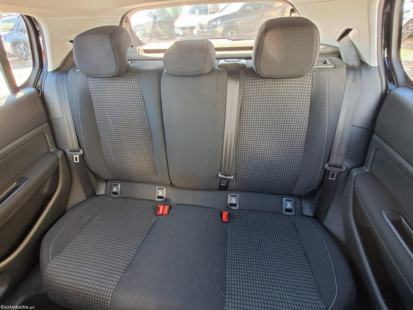 Peugeot 308 1.2 PureTech Active Pack — fotografia 2
