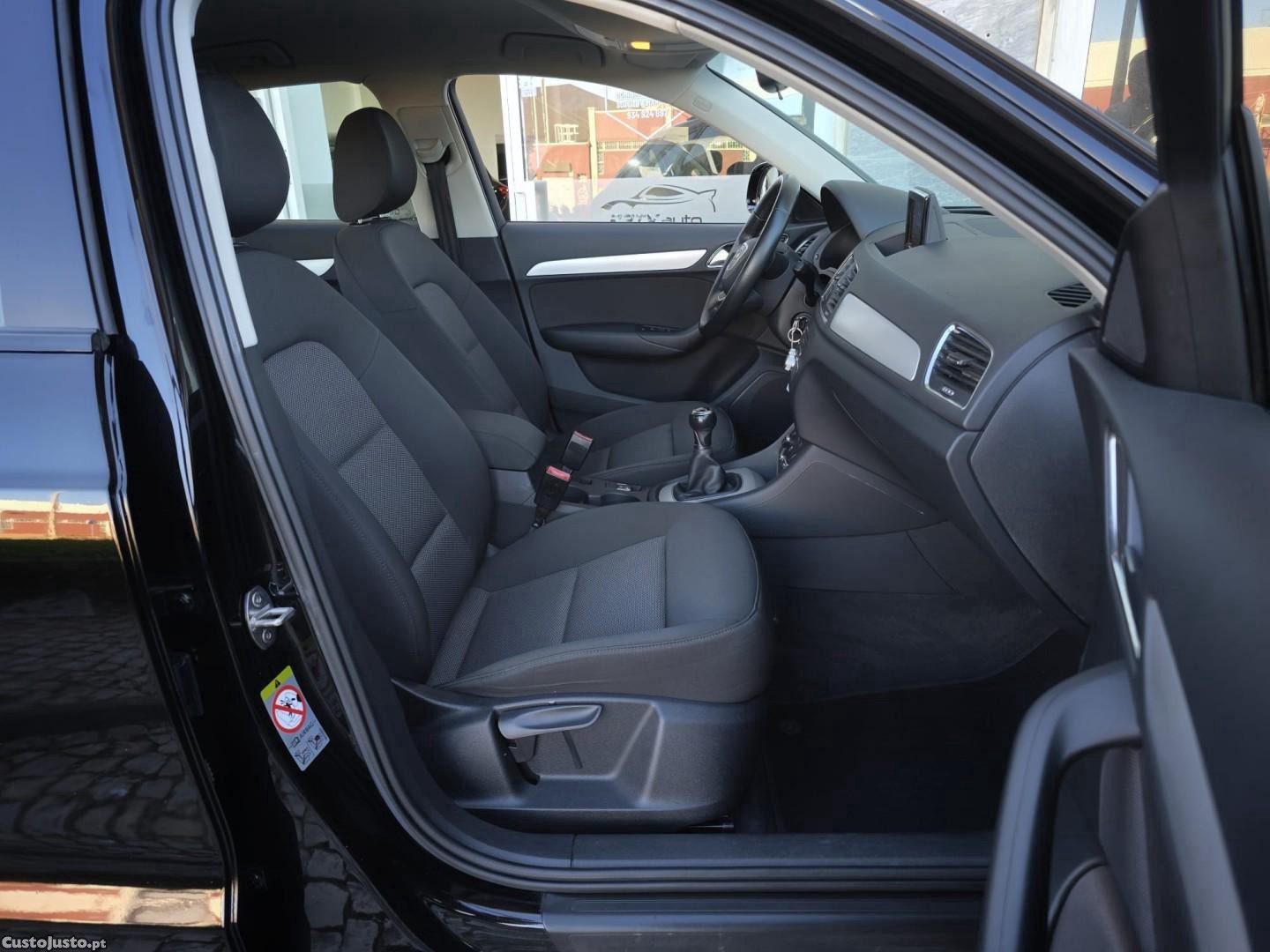 Audi Q3 2.0 TDI design — fotografia 5