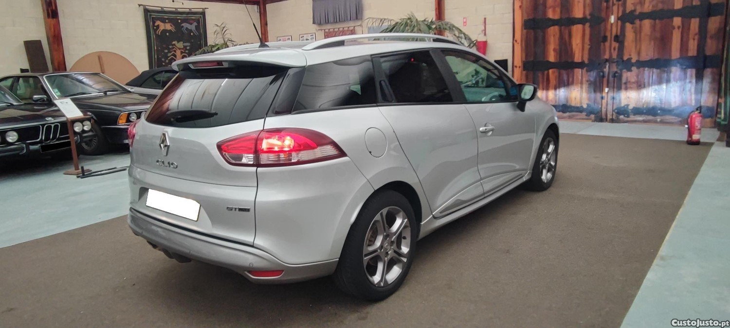Renault Clio Sport Tourer 1.5 DCi GT Line"Nacional" — fotografia 8