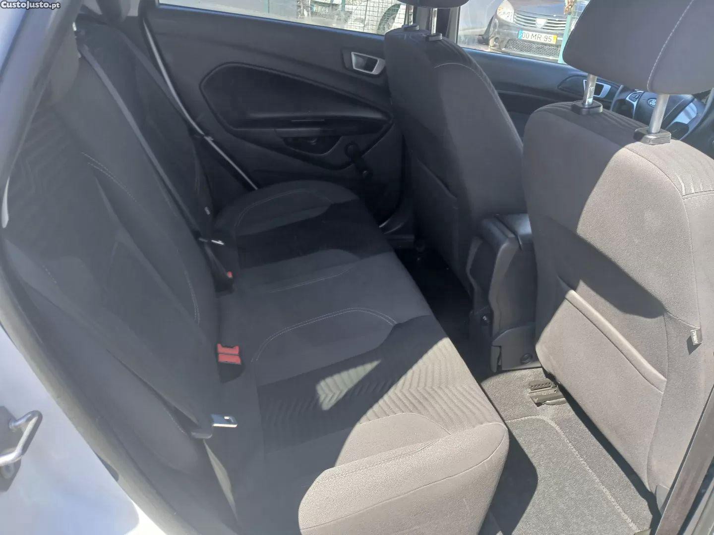 Ford Fiesta 1.0 ti-vct titanium — fotografia 6