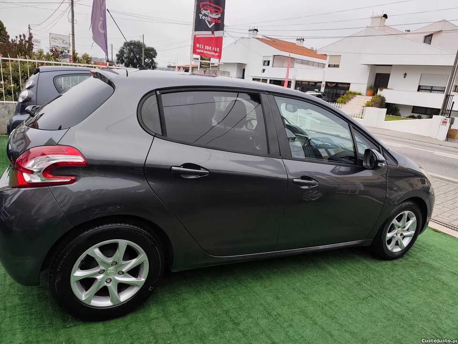 Peugeot 208 1.2 PureTech Active — fotografia 18
