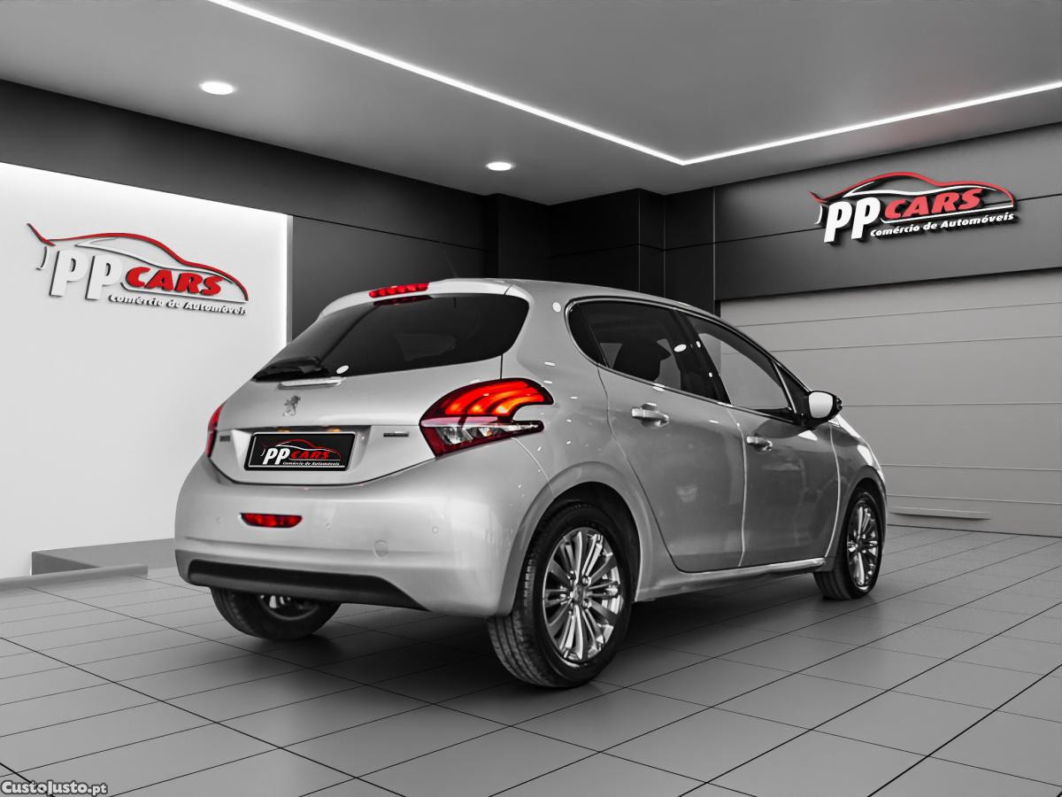 Peugeot 208 1.2 PureTech Signatu - 16 — photo 4