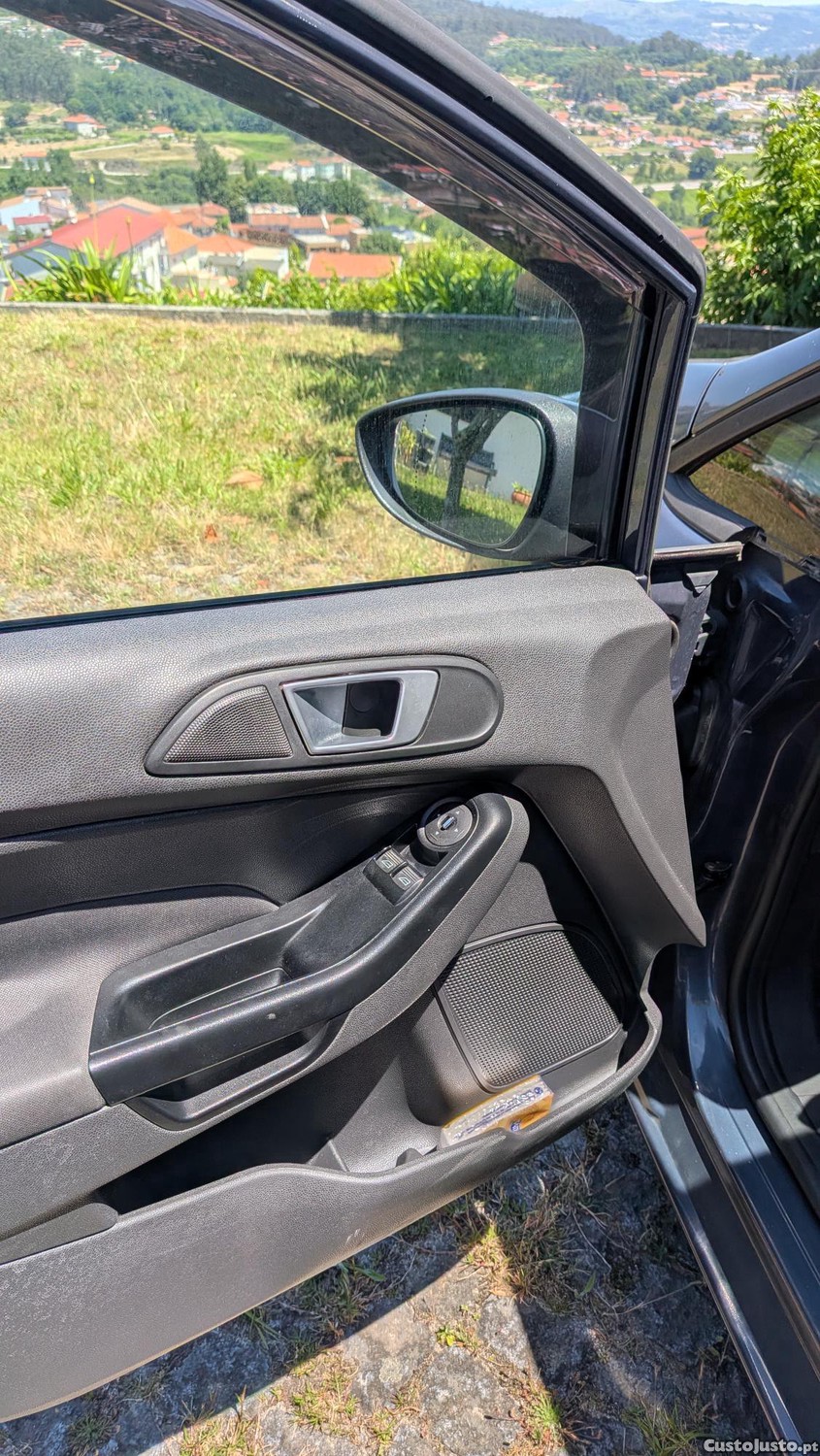 Ford Fiesta TDCI 1.6 ECOnetic Trend — fotografia 7