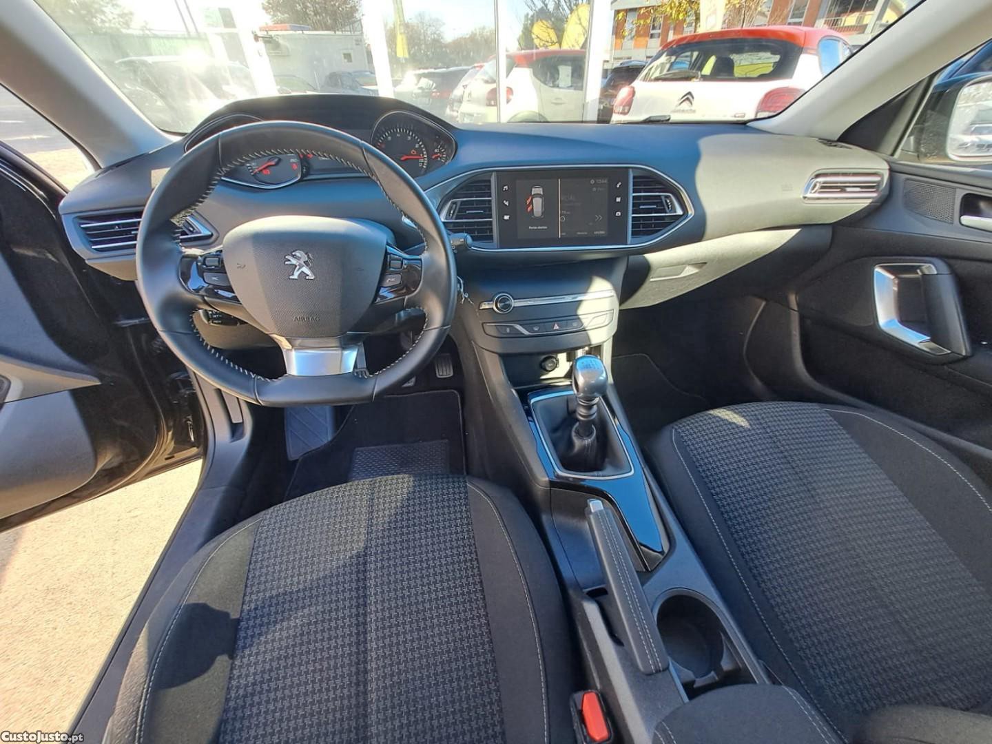 Peugeot 308 1.2 PureTech Active Pack — fotografia 5
