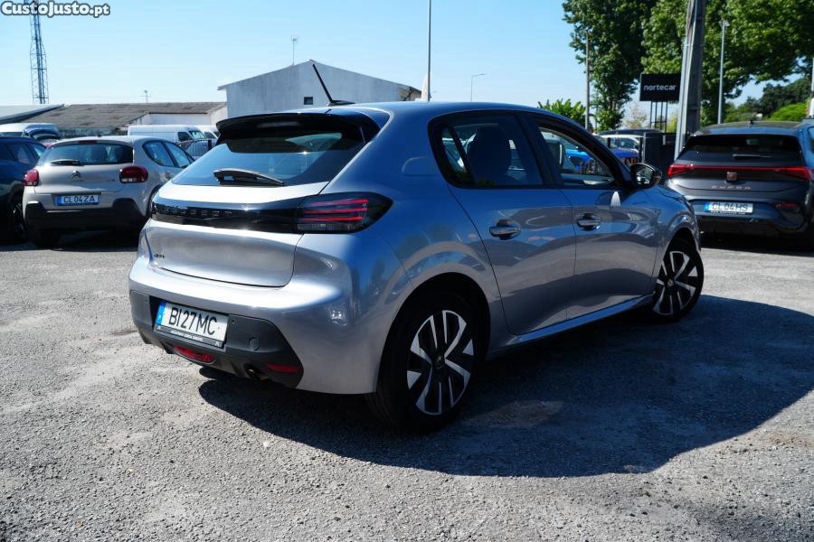 Peugeot 208 1.2 PureTech Active - 24 foto 3