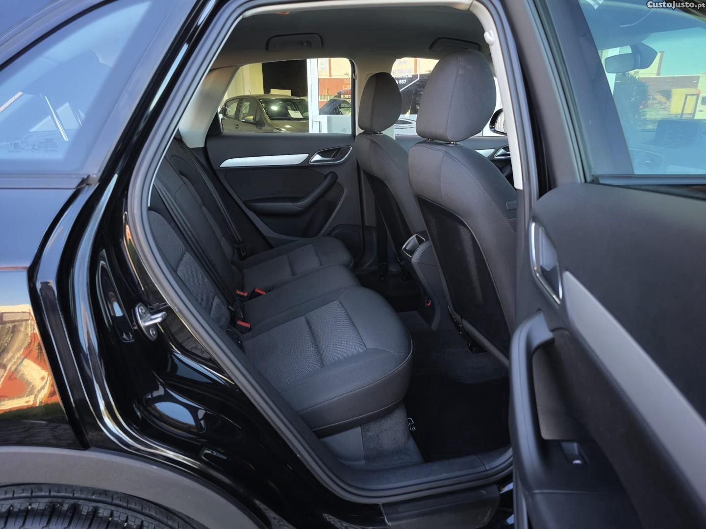 Audi Q3 2.0 TDI design — fotografia 3