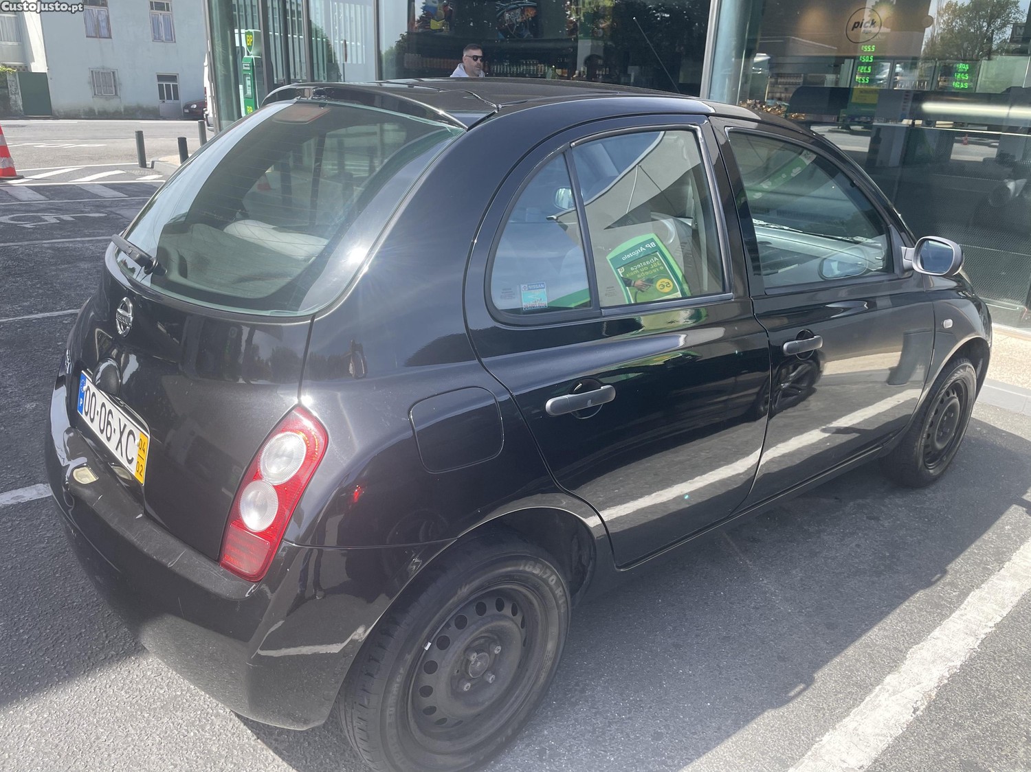 Nissan Micra 1.0 — photo 2