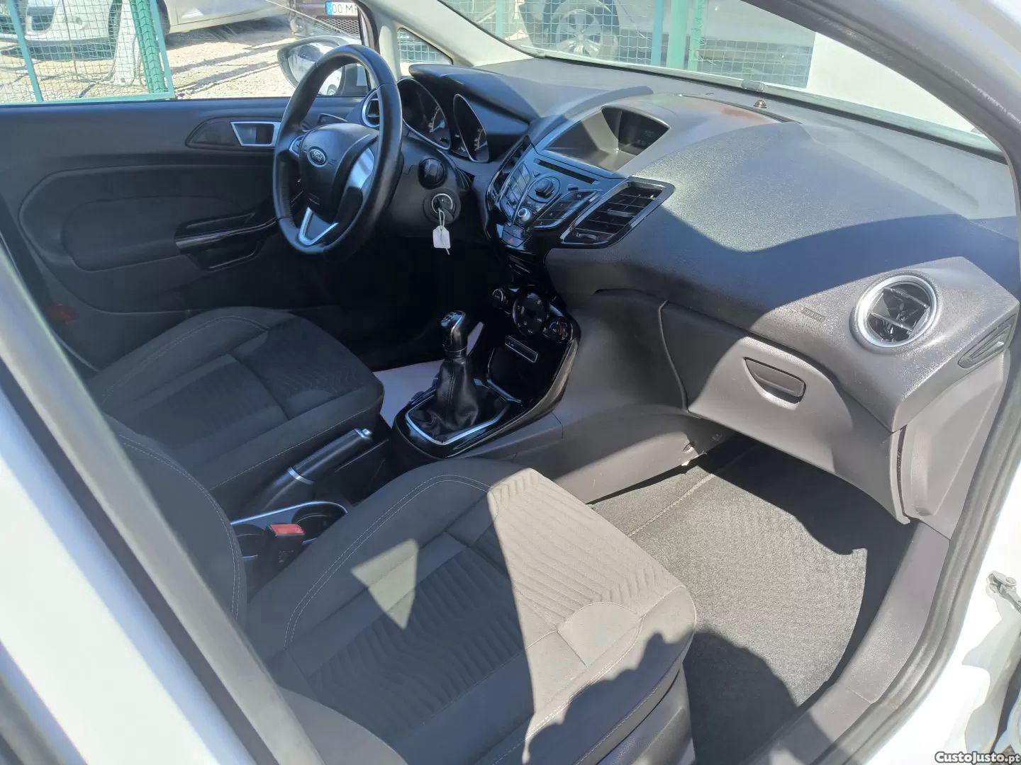 Ford Fiesta 1.0 ti-vct titanium — fotografia 3