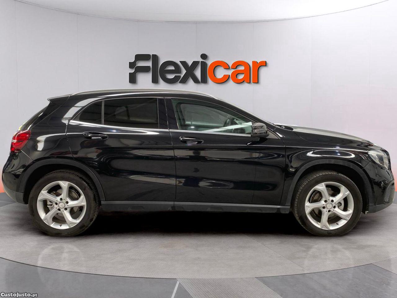Mercedes-Benz GLA 180 d Urban - 17 foto 4