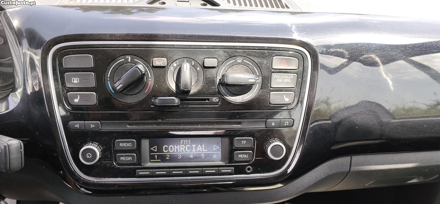 VW Up! 1.0 60CH CUP — photo 3