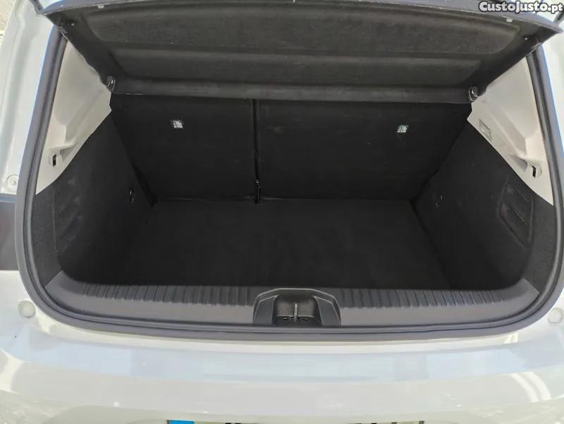 Renault Clio 1.5 Blue dCi Zen — fotografia 8