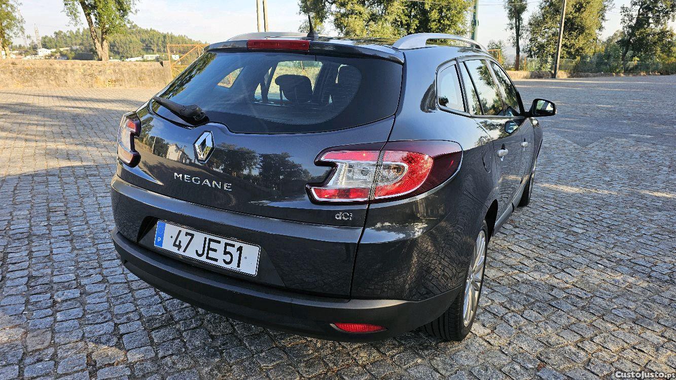 Renault Mégane 1.5 DCI Dynamique — fotografia 9