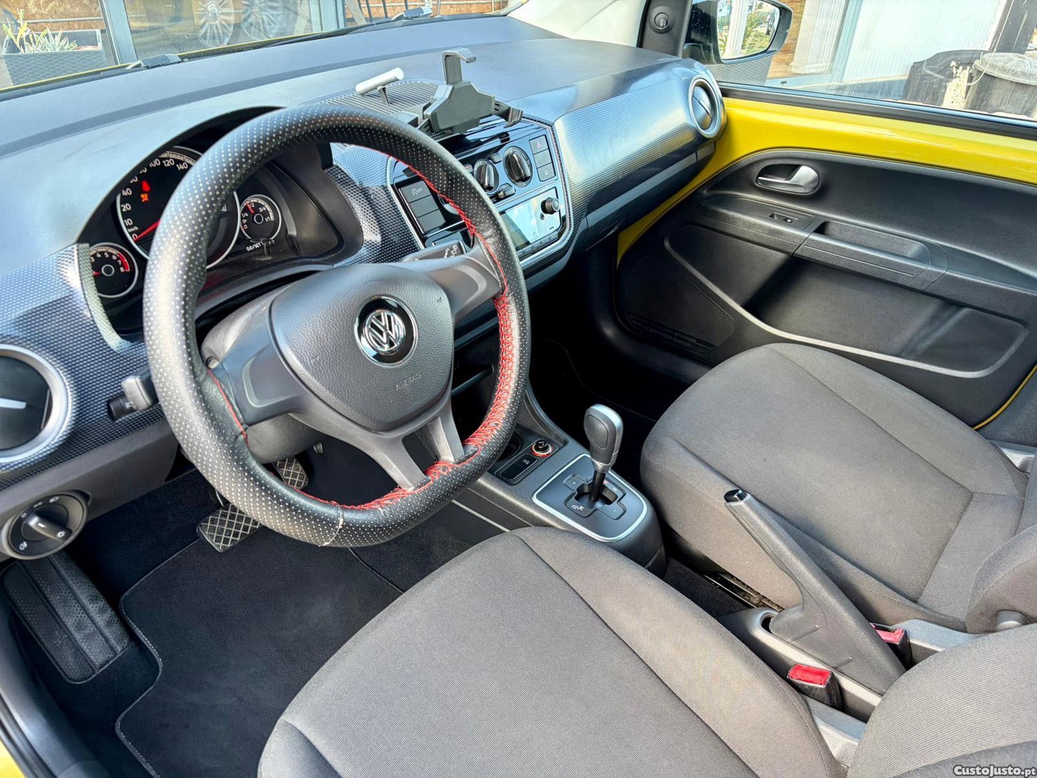 Volkswagen Up! 1.0 Automatico 69.000 kms — fotografia 7