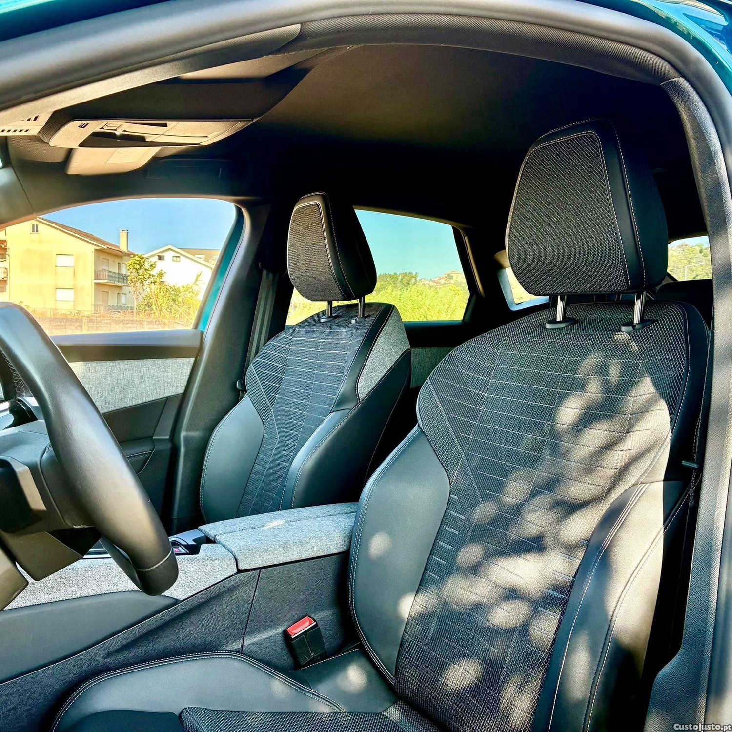 Peugeot 3008 Hybrid Allure — fotografia 12