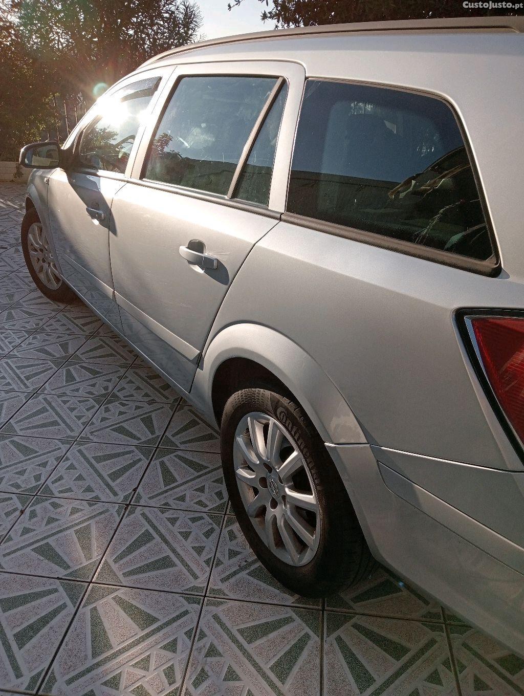 Opel Astra Caravan 1.3 CDTI — fotografia 8