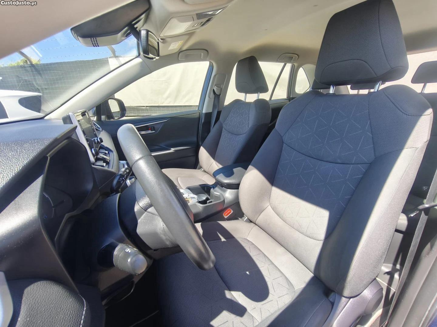 Toyota RAV4 2.5 HDF Comfort - 22 — photo 4