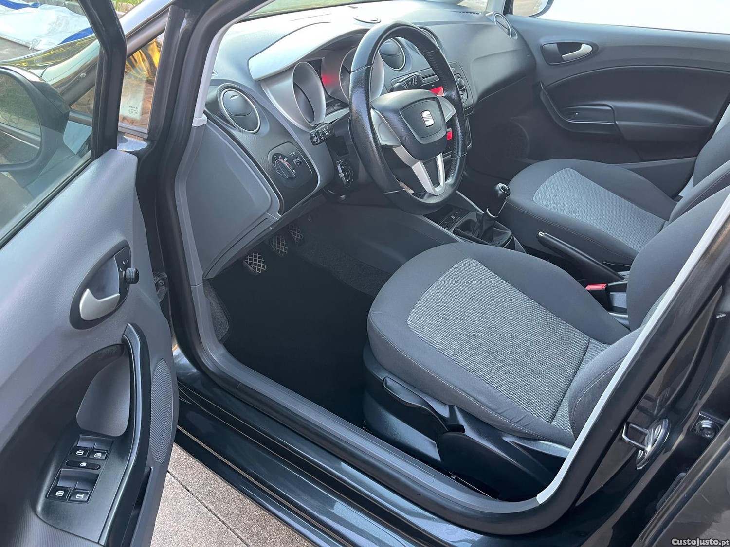 SEAT Ibiza 1.6 TDI — fotografia 8