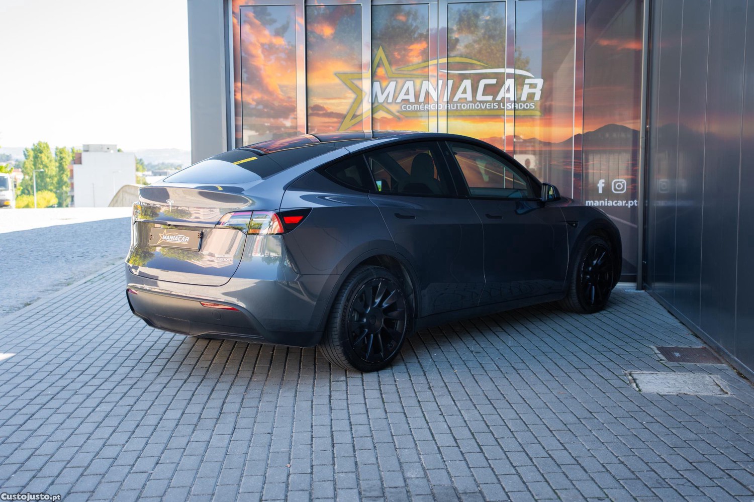 Tesla Model Y Dual motor — fotografia 12
