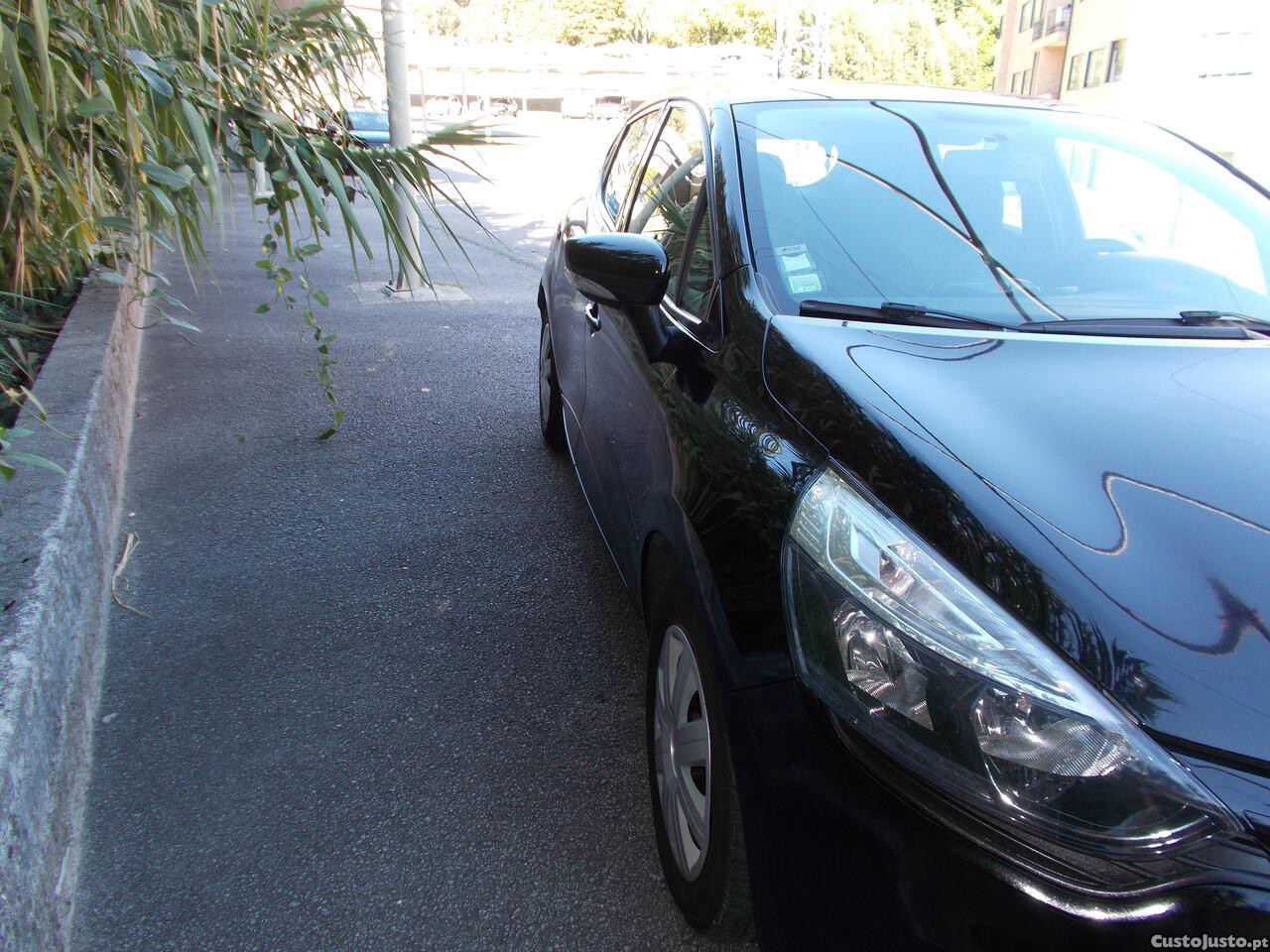 Renault Clio 1.5 dCi Limited EDition - 19 foto 3