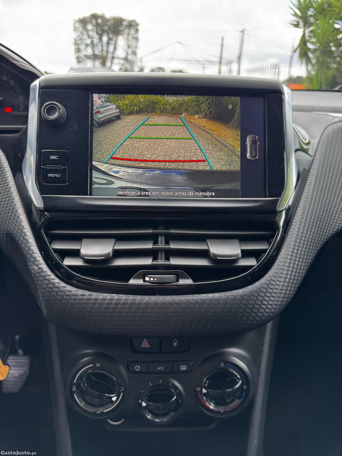 Peugeot 208 1.6 BlueHDI — fotografia 7