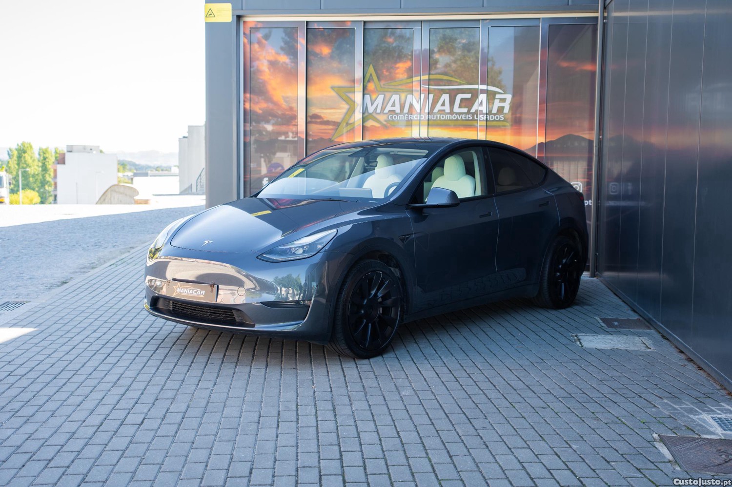 Tesla Model Y Dual motor — fotografia 16