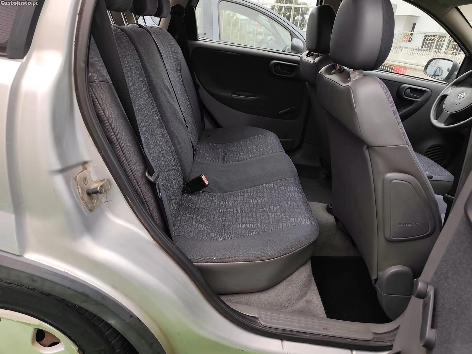 Opel Corsa 1.2 16V Confort — fotografia 7