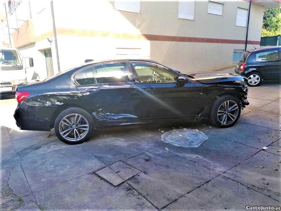 BMW 725 d Pack M NACIONAL - 17 foto 2