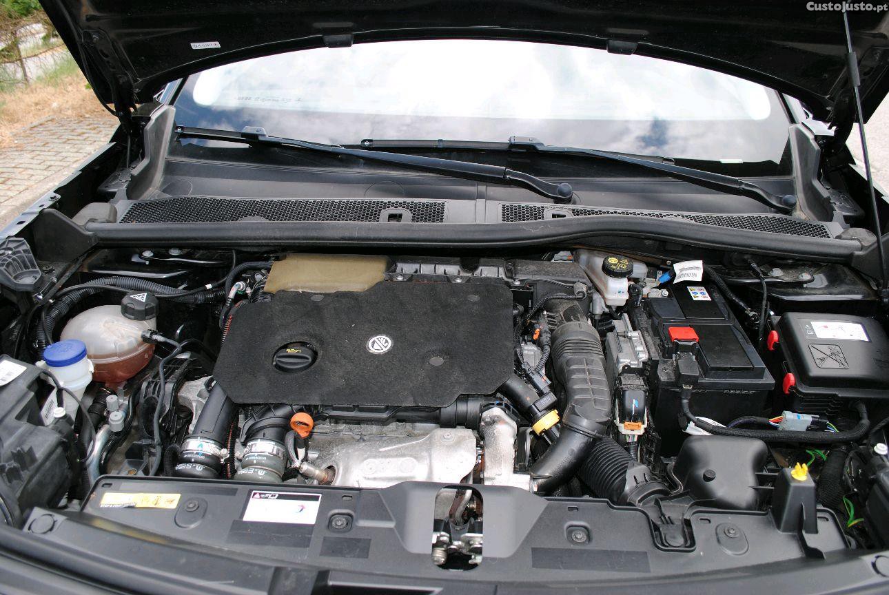 Peugeot 2008 1.5 Hdi Allure 110cv — fotografia 4