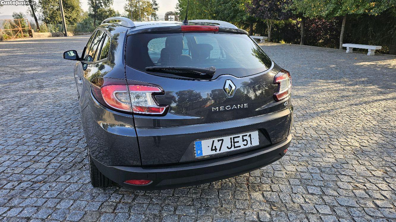 Renault Mégane 1.5 DCI Dynamique — fotografia 8