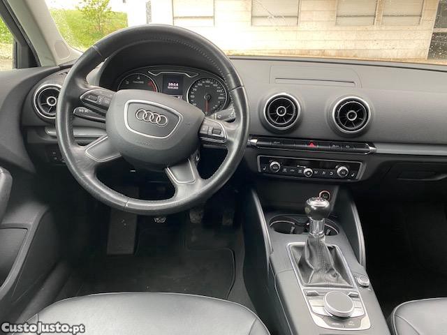 Audi A3 Sportback 1.6 TDI Ambition 105 CV — fotografia 7