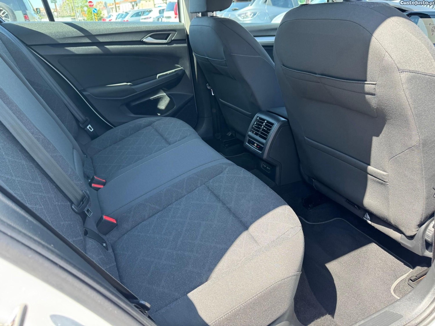Volkswagen Golf 2.0 TDI Conceptline — fotografia 12