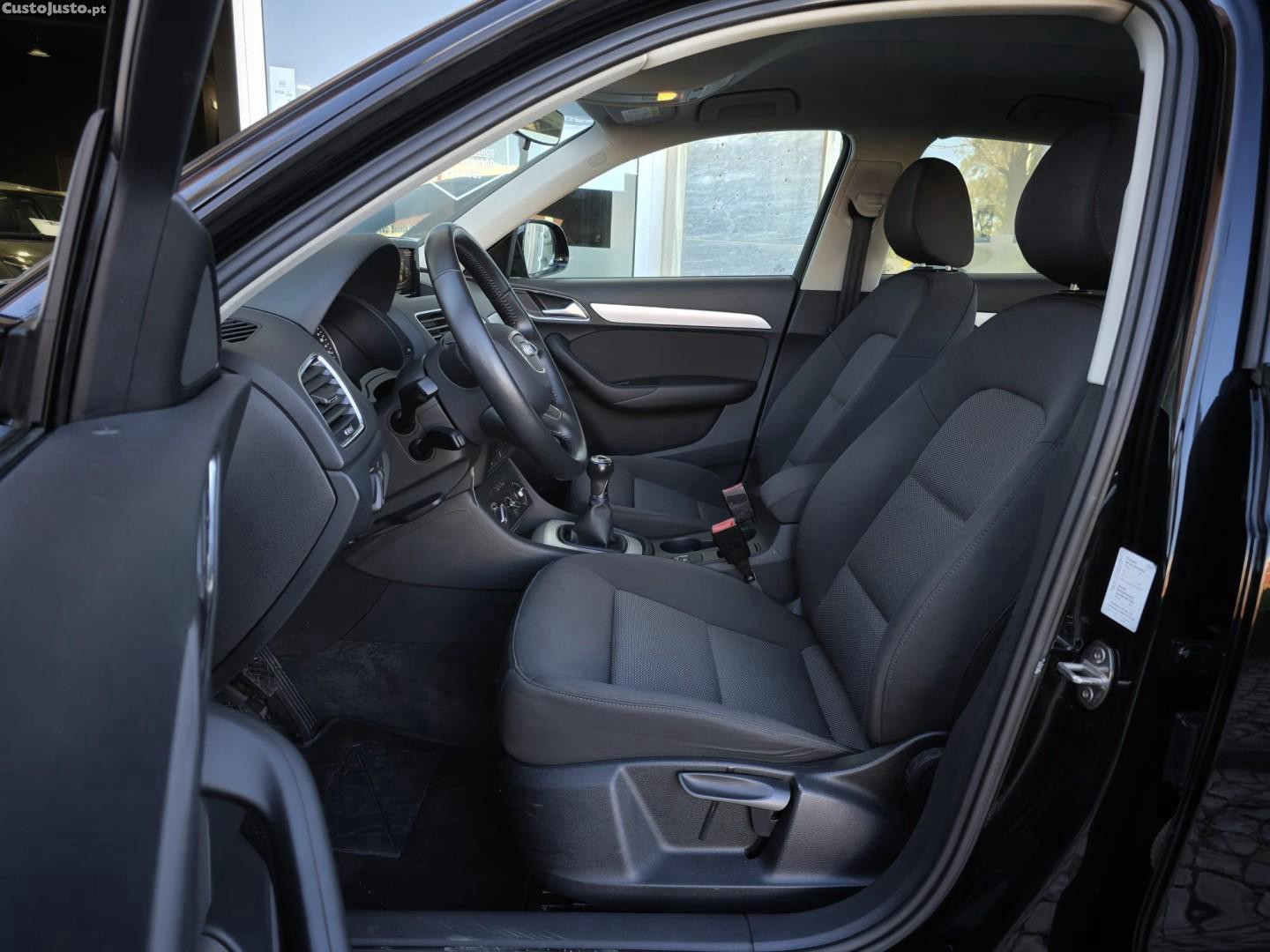 Audi Q3 2.0 TDI design — fotografia 6
