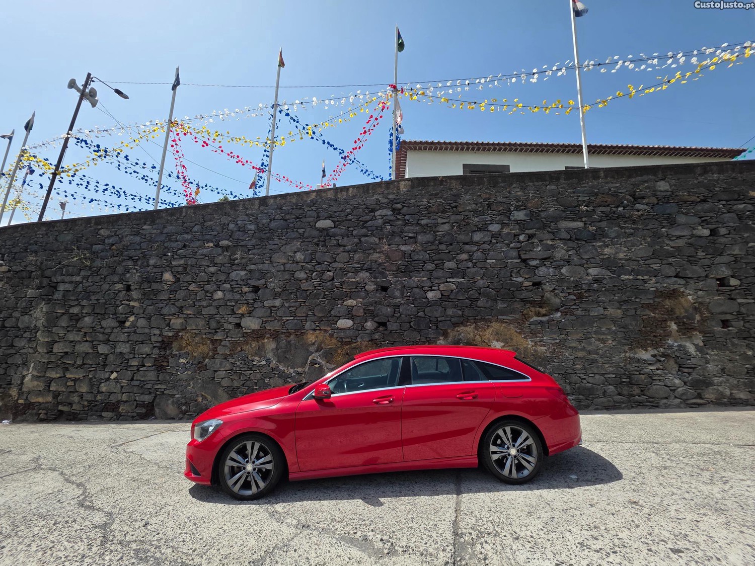Mercedes-Benz CLA 200 4MATIC — fotografia 9