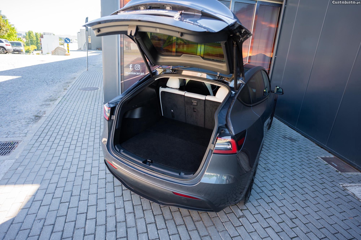 Tesla Model Y Dual motor — fotografia 10